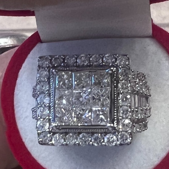 DIAMOND 💍 RING SIZE 8 - Picture 6 of 6